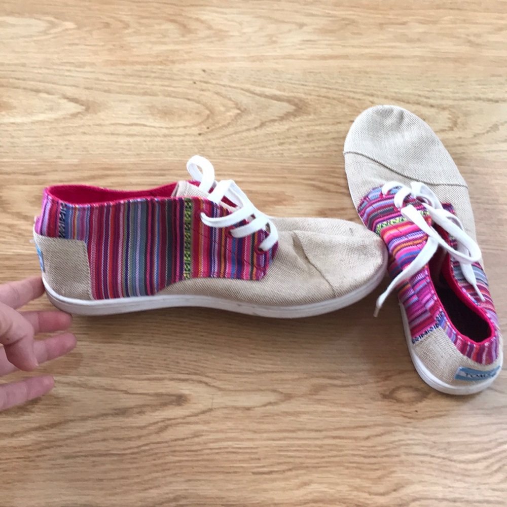 TOMS SNEAKERS